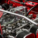 A manutenção preventiva é um conjunto de revisões e cuidados feitos de forma programada, antes que qualquer defeito apareça. Em vez de esperar o carro quebrar para resolver o problema (o que chamamos de manutenção corretiva), você faz inspeções e substituições regulares para evitar que as falhas aconteçam.